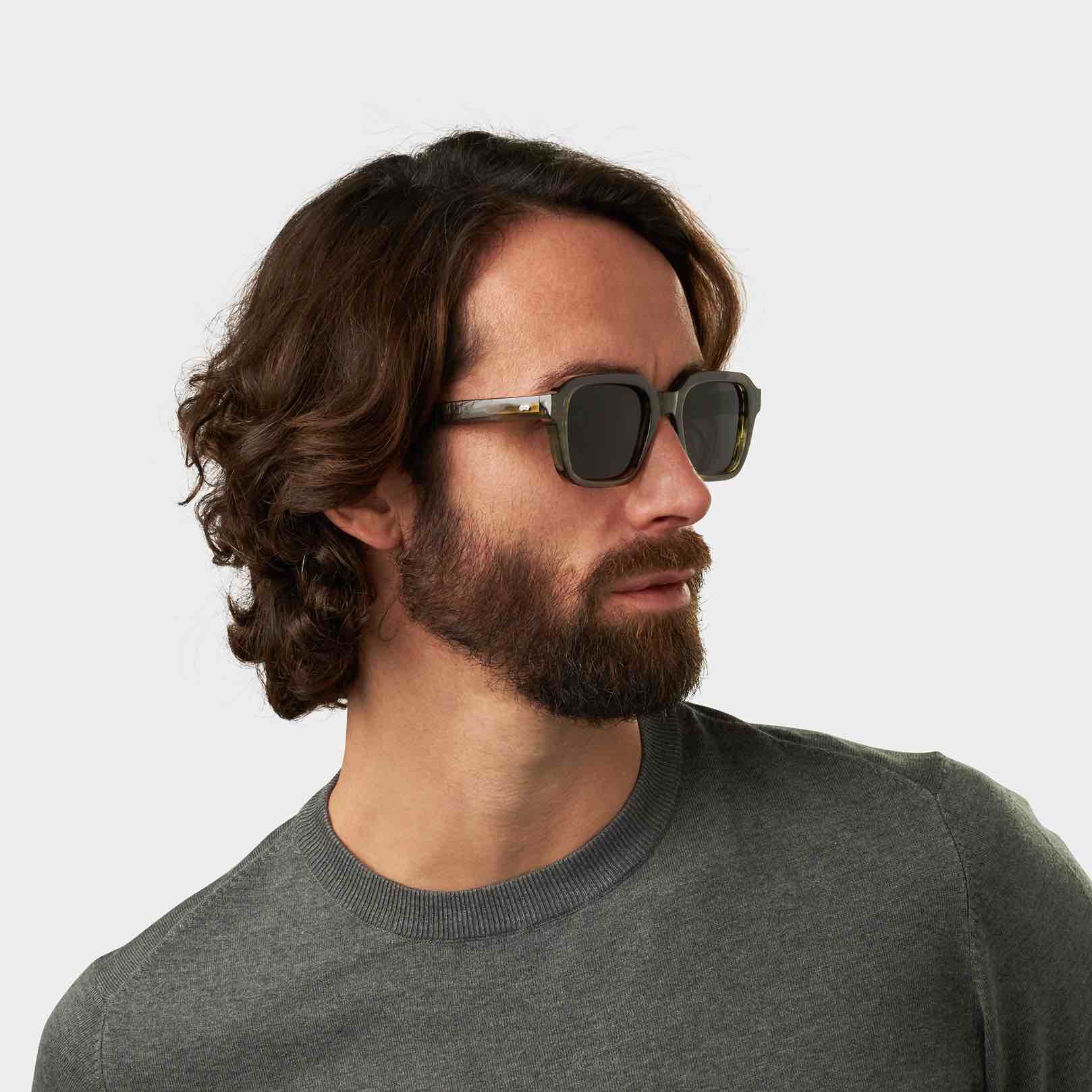 sunglasses-lino-eco-green-gradient-grey-sustainable-tbd-eyewear-man