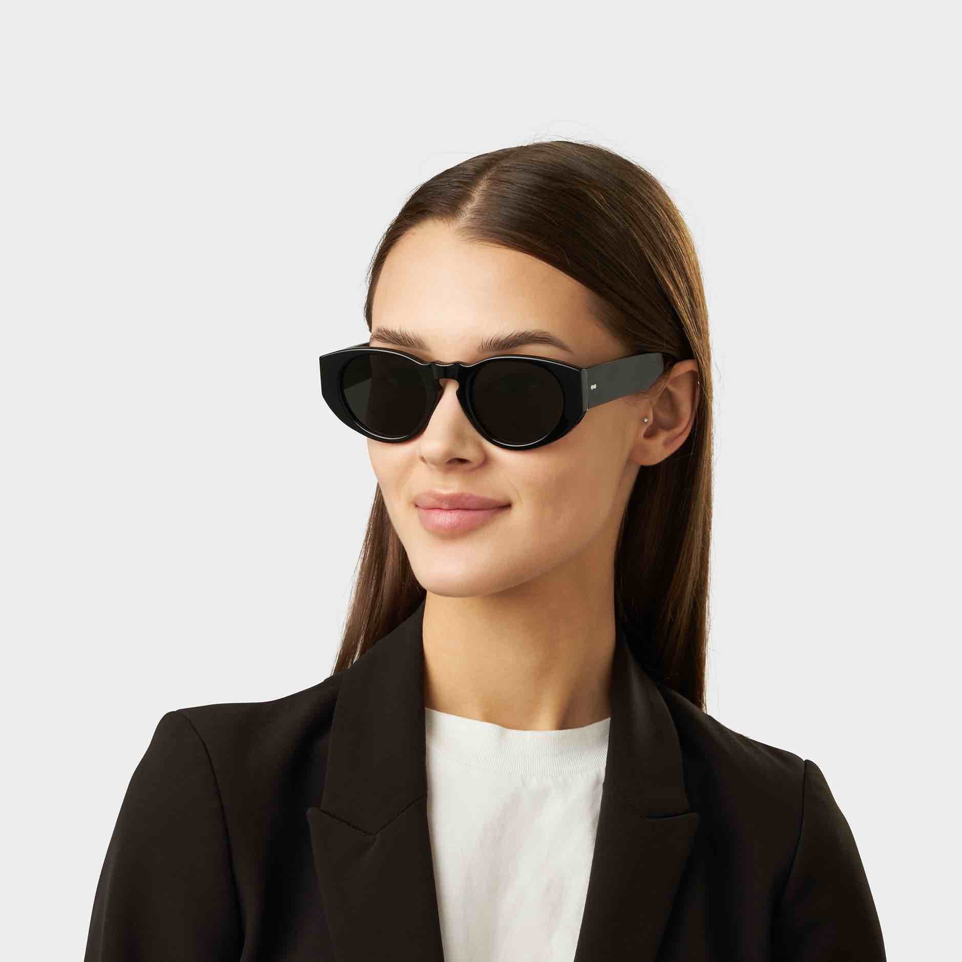 sunglasses-madras-eco-black-gradient-grey-sustainable-tbd-eyewear-woman