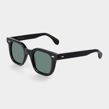 TBD Eyewear’s Mastro Eco Black model: eco-friendly sunglasses with green lenses and artisanal design