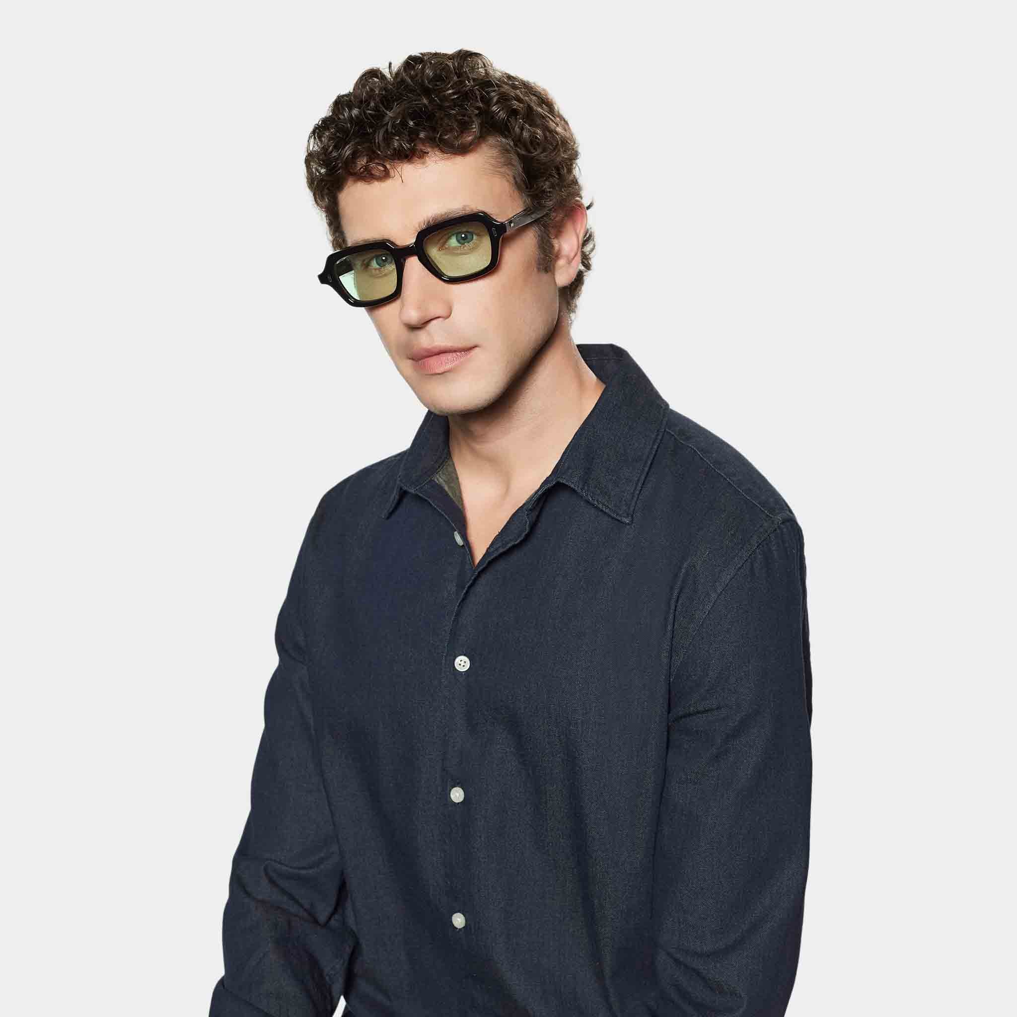 sunglasses-oak-eco-black-light-green-sustainable-tbd-eyewear-man