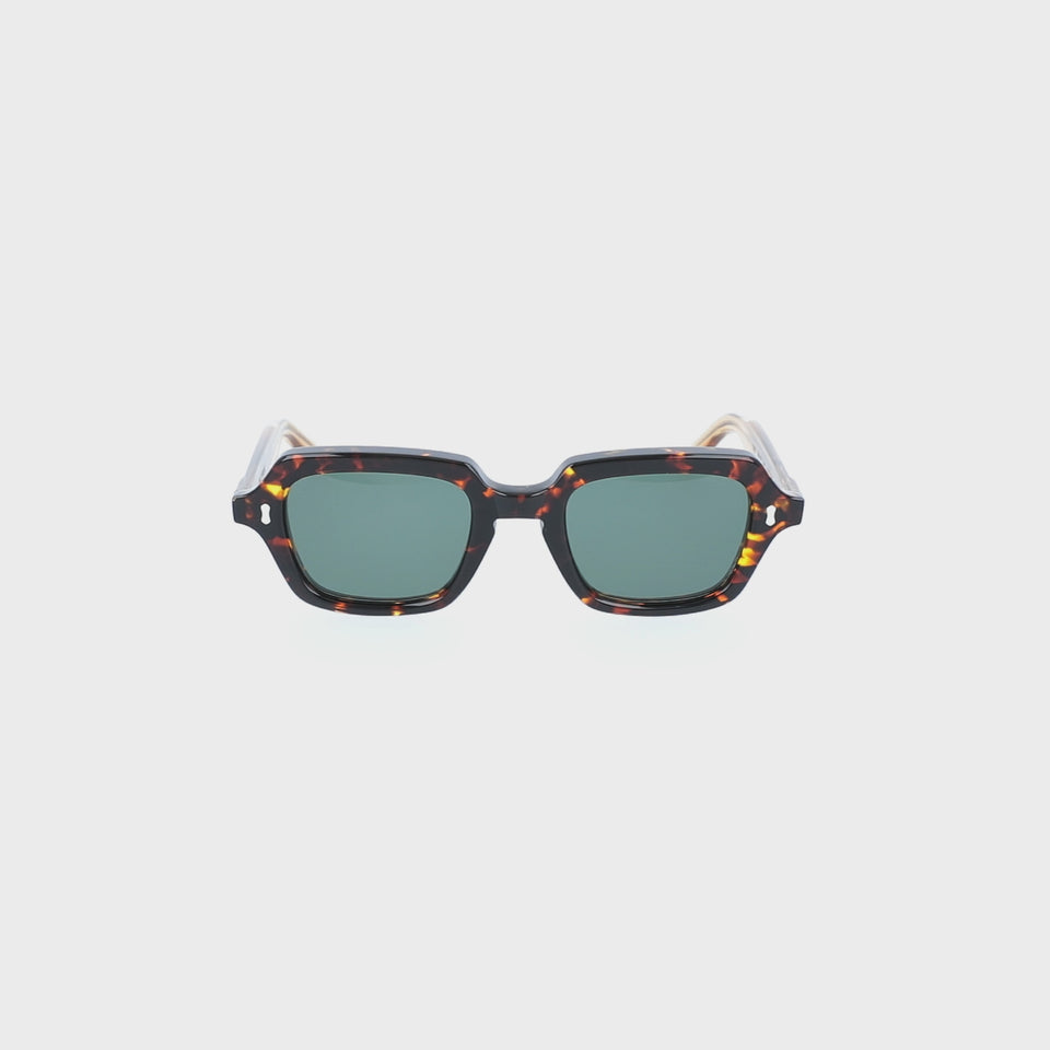 sunglasses oak eco bicolor bottle green handcrafted in Italy with sustainable materials