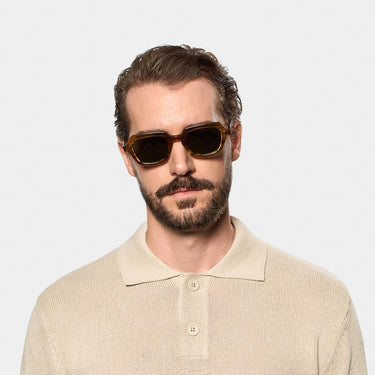 sunglasses oak earth bio bottle green handcrafted in Italy with sustainable materials