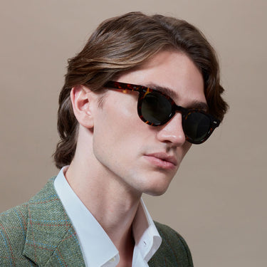 sunglasses-donegal-eco-dark-havana-bottle-green-sustainable-tbd-eyewear-man-side