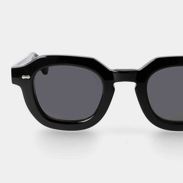 sunglasses juta eco black gradient grey sustainable tbd eyewear lens made in Italy