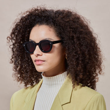 sunglasses-juta-eco-black-gradient-grey-sustainable-tbd-eyewear-woman-side