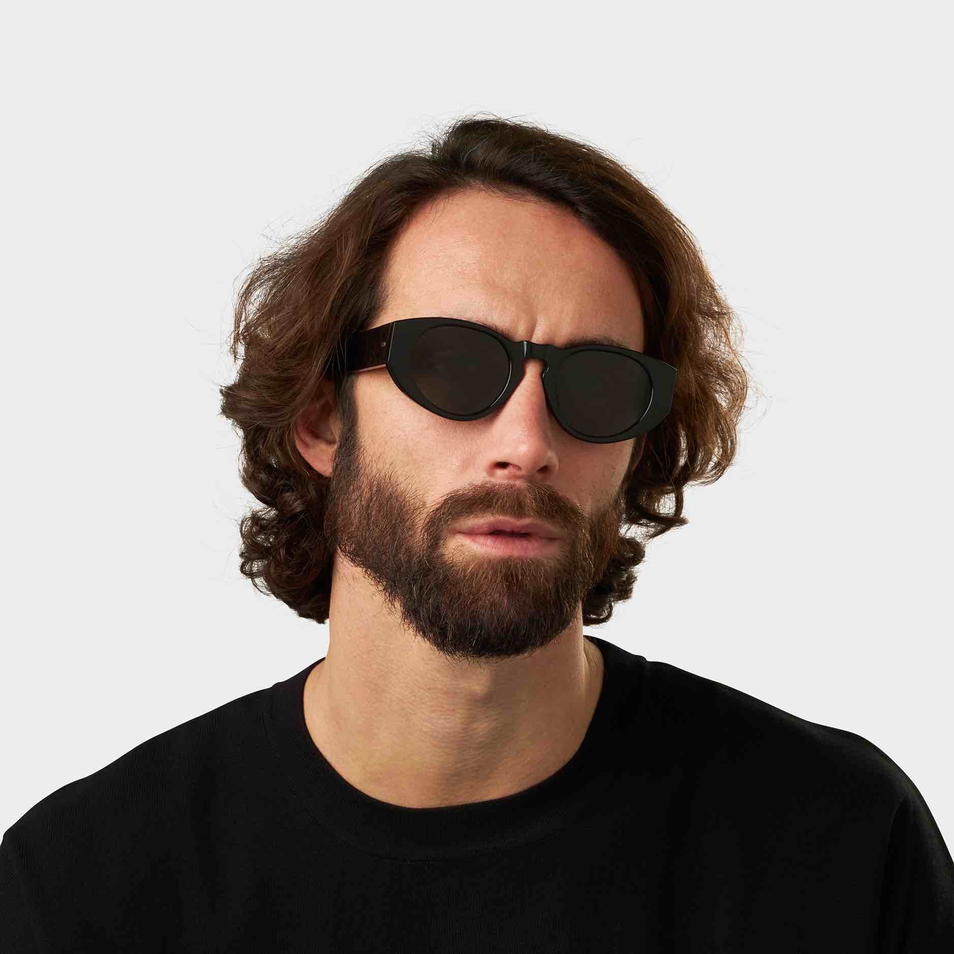 sunglasses-madras-eco-black-gradient-grey-sustainable-tbd-eyewear-man