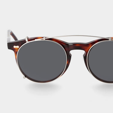 sunglasses-pleat-classic-tortoise-silver-gradient-grey-tbd-eyewear-lens