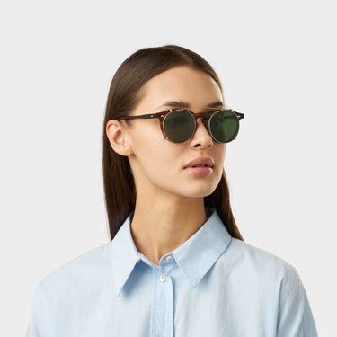 sunglasses-pleat-earth-bio-bottle-green-sustainable-tbd-eyewear-woman