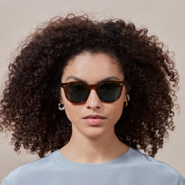 sunglasses-twill-earth-bio-bottle-green-sustainable-tbd-eyewear-woman-front