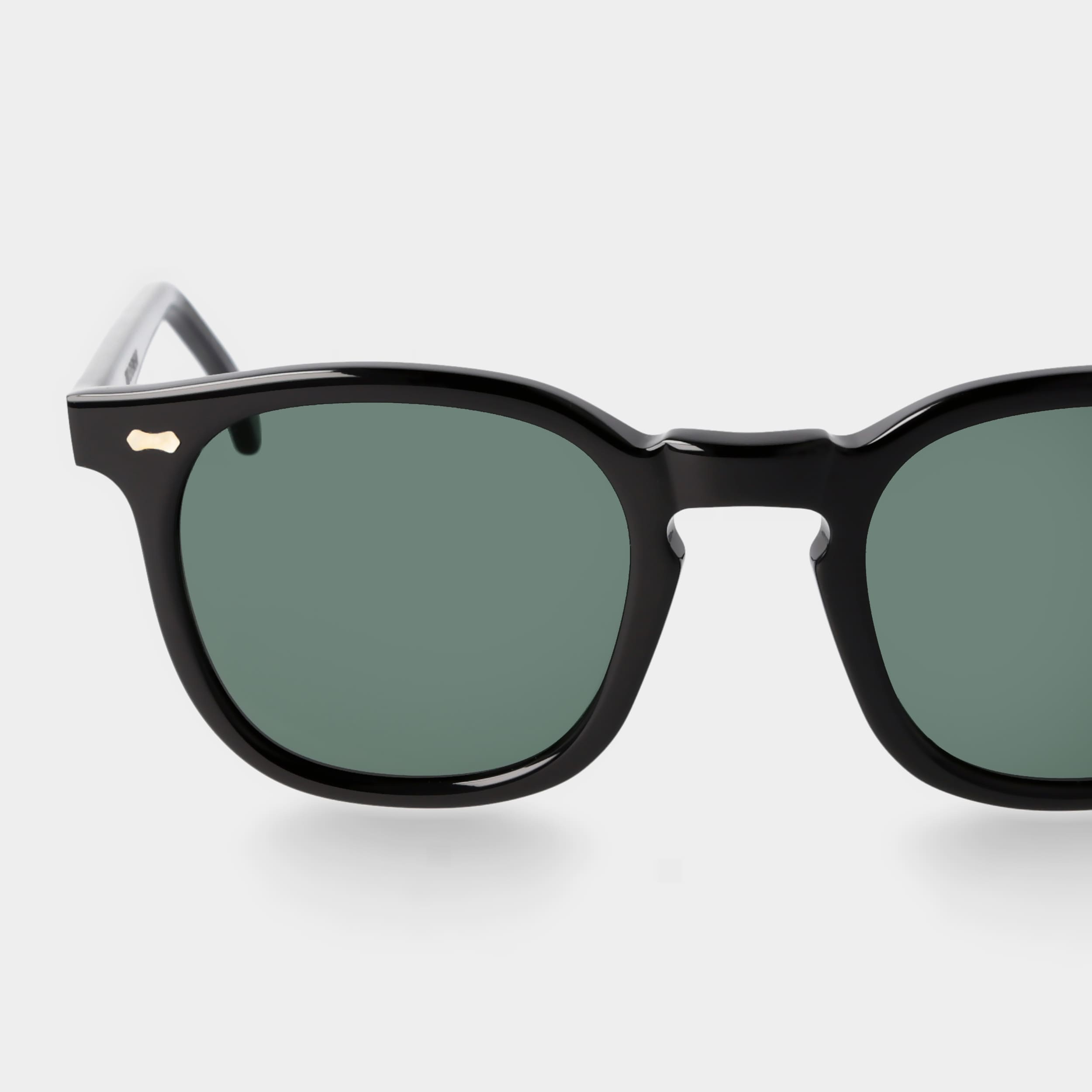 sunglasses-twill-eco-black-bottle-green-sustainable-tbd-eyewear-lens