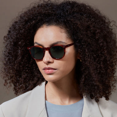 sunglasses-twill-eco-havana-bottle-green-sustainable-tbd-eyewear-woman-side