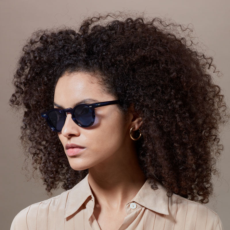sunglasses-welt-ocean-blue-sustainable-tbd-eyewear-woman-side
